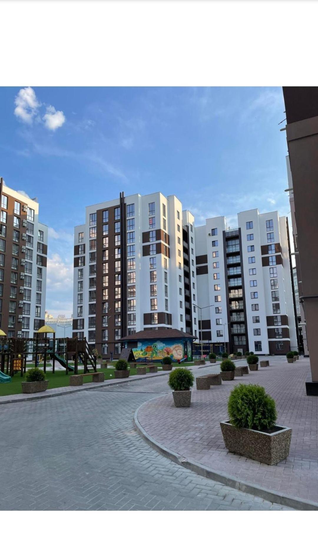 Airport 24&24 Car Parking Kişinev