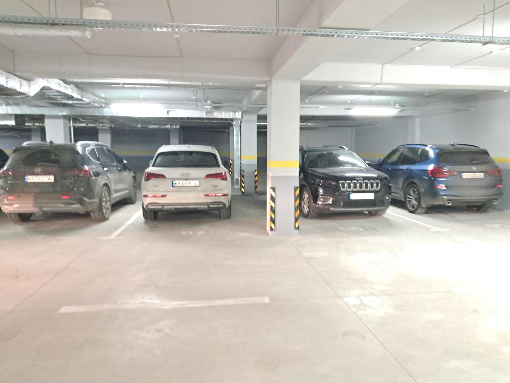 Airport 24&24 Car Parking Apartment *