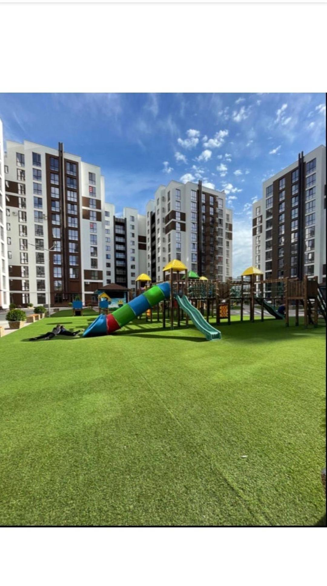 Airport 24&24 Car Parking Apartment