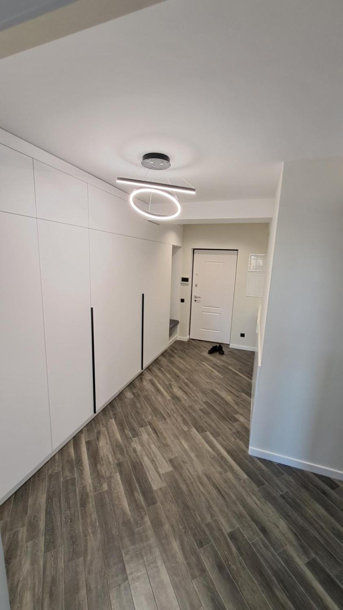 Airport 24&24 Car Parking Apartment *