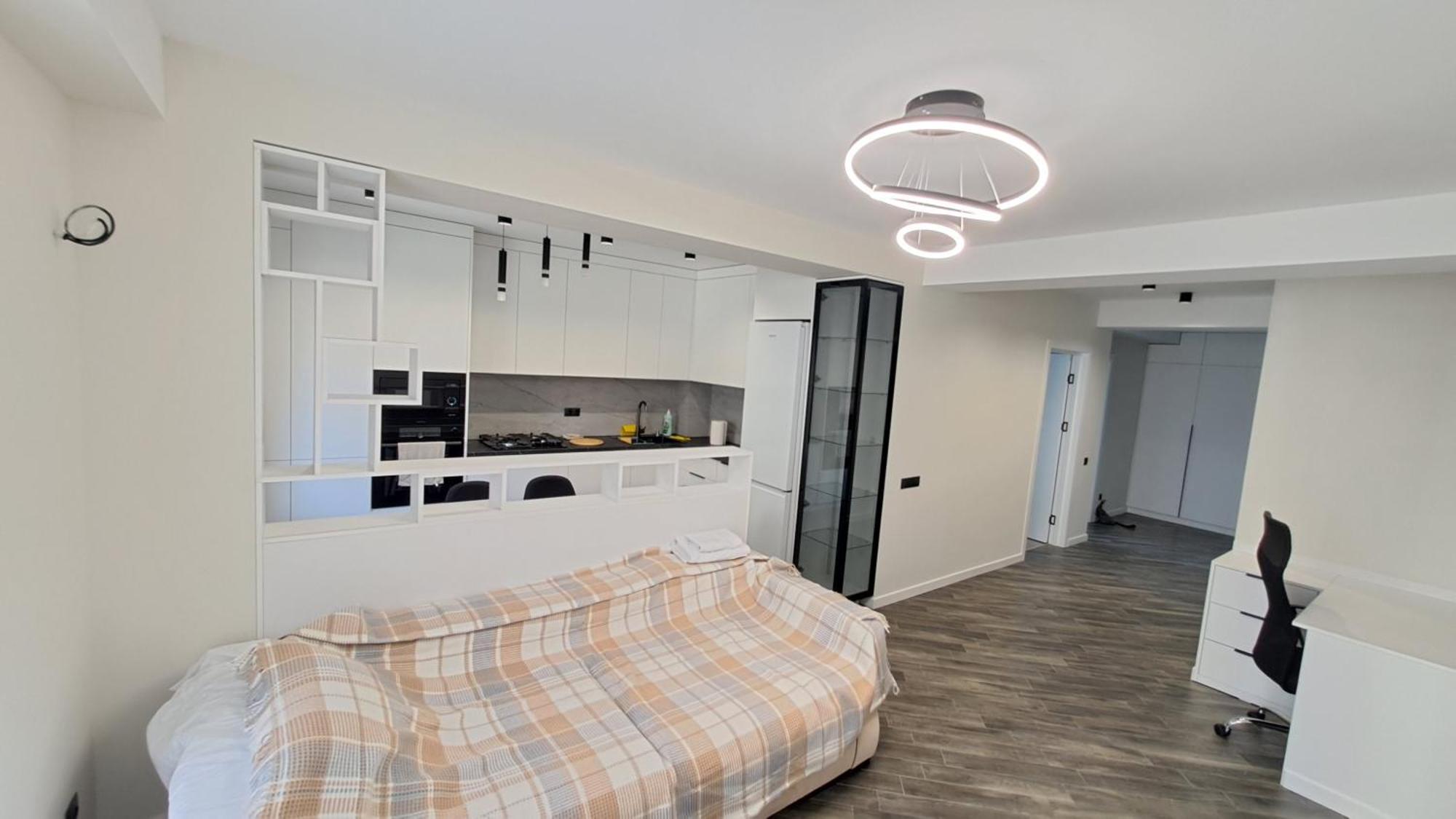 Airport 24&24 Car Parking Apartment *